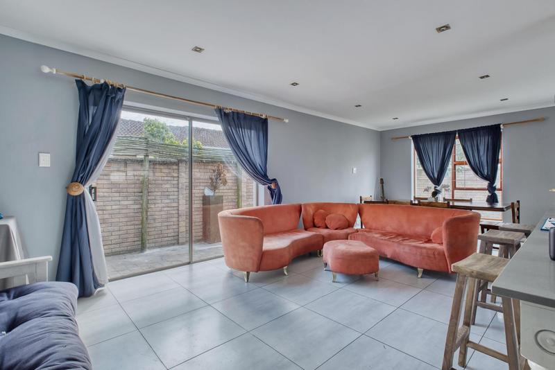 5 Bedroom Property for Sale in Port Elizabeth Eastern Cape
